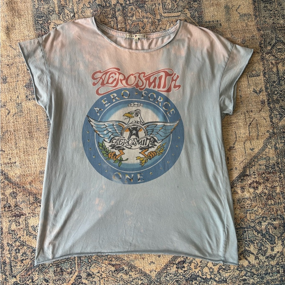 Junk food graphic tee Aerosmith size small